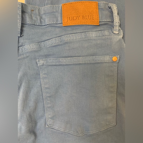 Judy Blue High RISE CONTROL TOP WIDE LEG CROP JEANS IN SKY BLUE - Picture 11 of 11